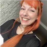 Licenciada en Bellas Artes. Técnico infantil de educación. Con conocimiento en ciencias biológicas. Apasionada de las letras.